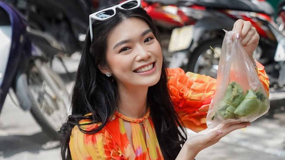Top 6 Miss World 2021 excitedly discovers Hanoi delicacies